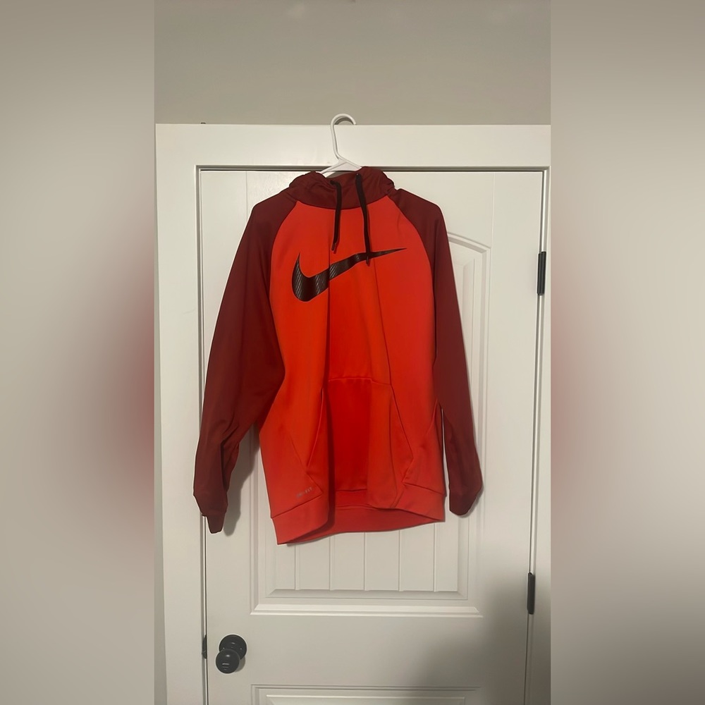 NWOT Nike sweatshirt large